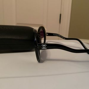 CHANEL two tone lenses SUNGLASSES